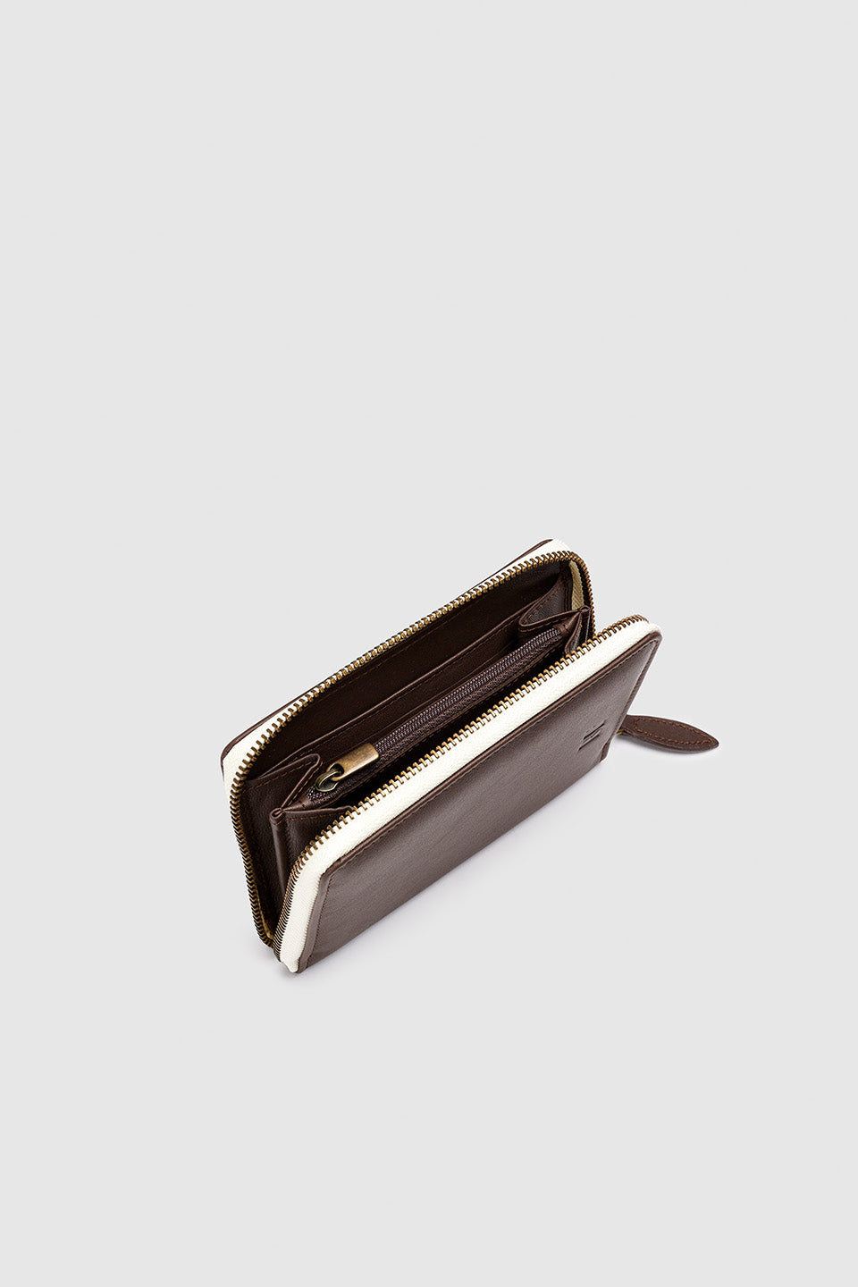 MEDIUM LEATHER WALLET