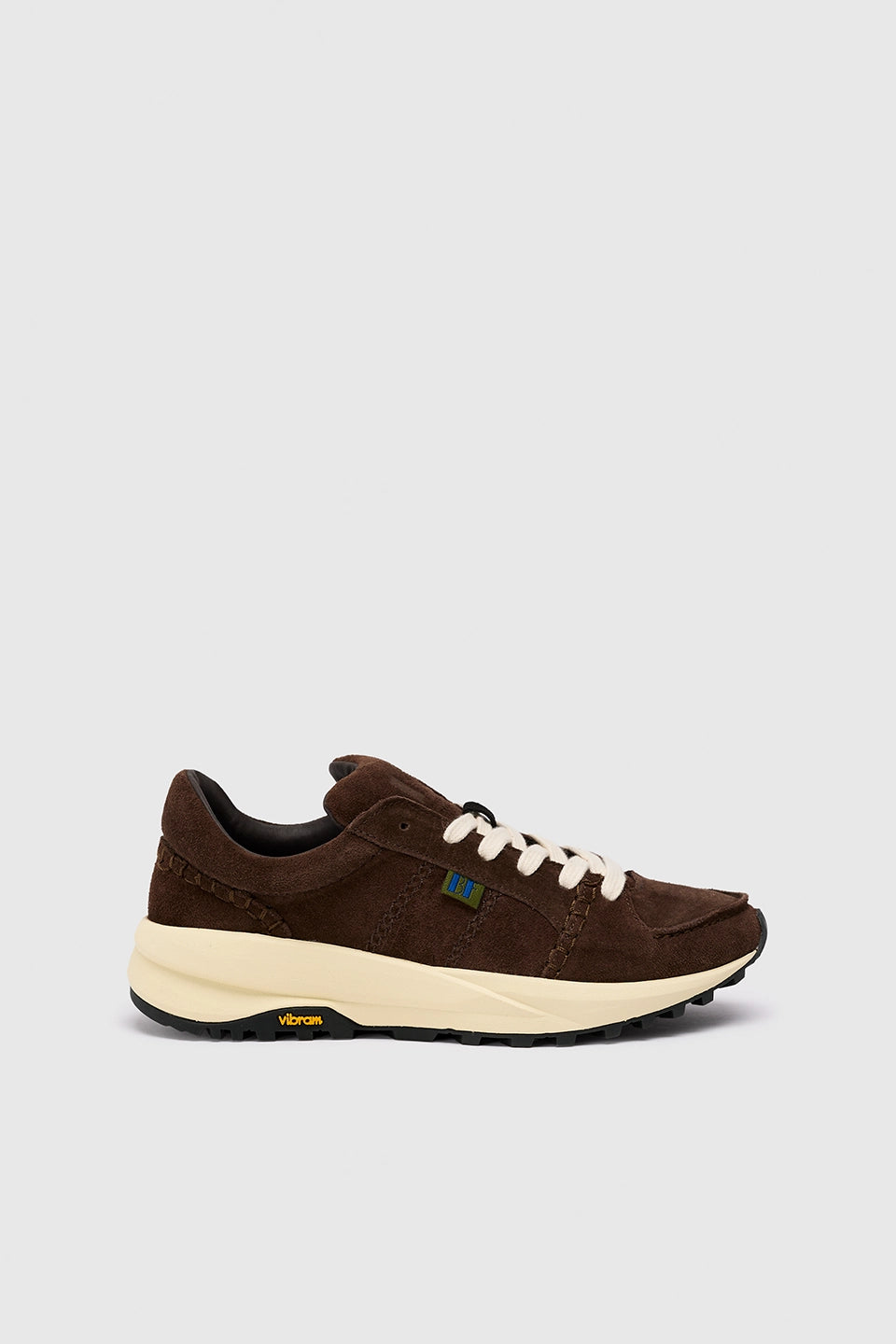 SNEAKER COVE