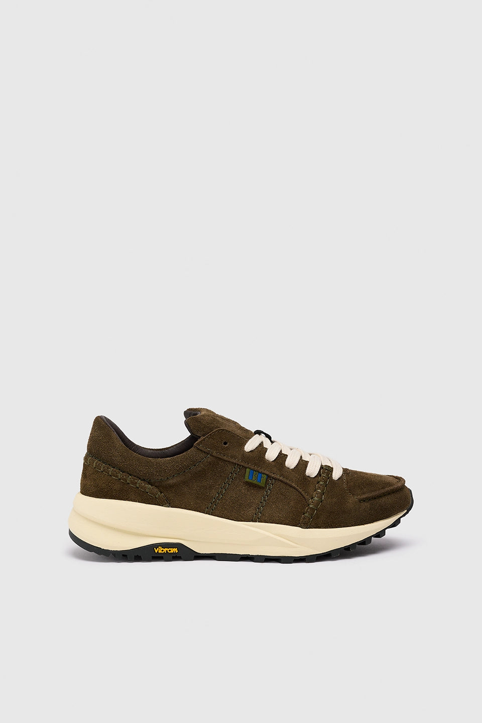 SNEAKER COVE