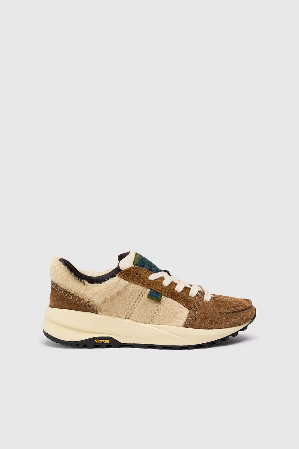 SNEAKER COVE