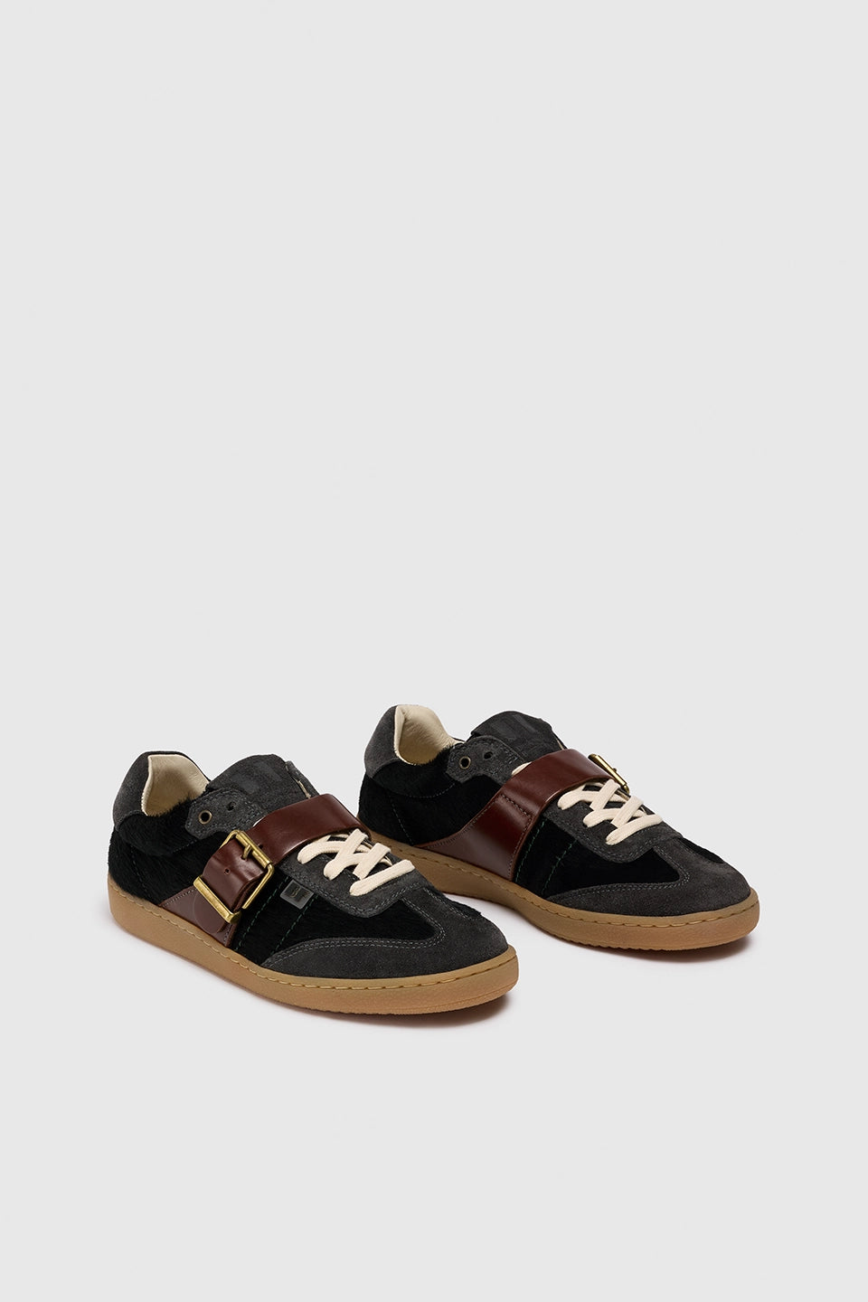 SNEAKER LEO